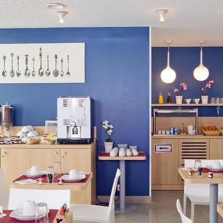 Sejours & Affairs Atlantis Aparthotel 2*